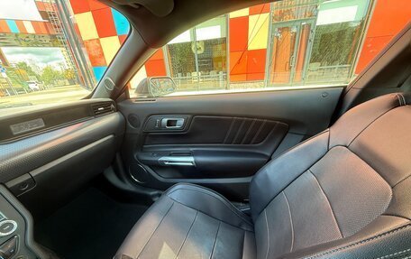 Ford Mustang VI рестайлинг, 2019 год, 3 700 000 рублей, 15 фотография