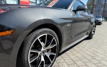 Ford Mustang VI рестайлинг, 2019 год, 3 700 000 рублей, 8 фотография