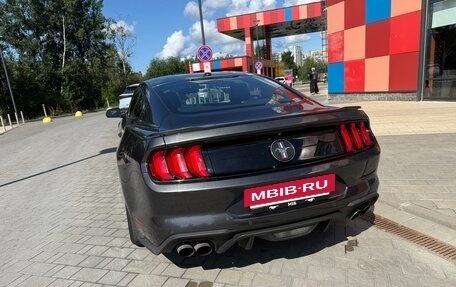 Ford Mustang VI рестайлинг, 2019 год, 3 700 000 рублей, 9 фотография