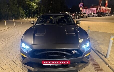 Ford Mustang VI рестайлинг, 2019 год, 3 700 000 рублей, 26 фотография