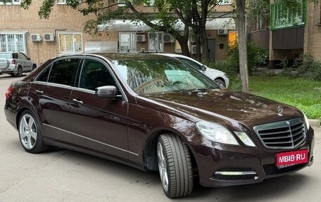 Mercedes-Benz E-Класс, 2012 год, 2 200 000 рублей, 1 фотография