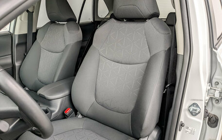 Toyota RAV4, 2021 год, 2 950 000 рублей, 20 фотография