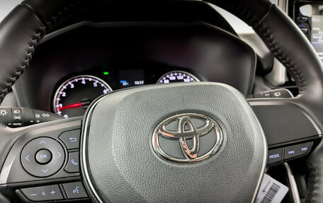 Toyota RAV4, 2021 год, 2 950 000 рублей, 26 фотография
