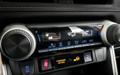 Toyota RAV4, 2021 год, 2 950 000 рублей, 24 фотография