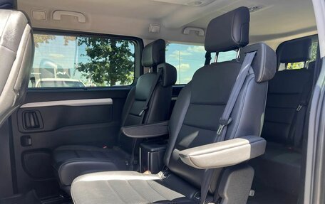 Peugeot Traveller I, 2018 год, 2 200 000 рублей, 11 фотография