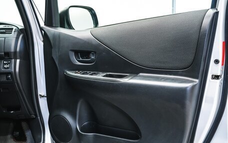 Toyota Ractis I, 2010 год, 769 000 рублей, 9 фотография