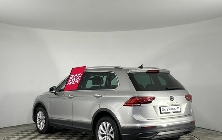Volkswagen Tiguan II, 2021 год, 2 780 000 рублей, 7 фотография
