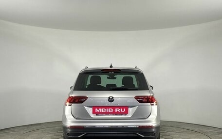 Volkswagen Tiguan II, 2021 год, 2 780 000 рублей, 8 фотография