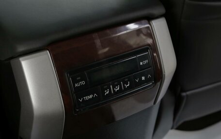 Toyota Land Cruiser Prado 150 рестайлинг 2, 2012 год, 2 265 000 рублей, 9 фотография