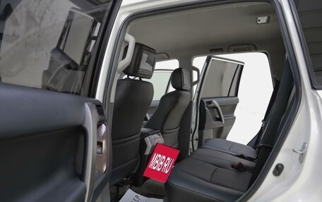 Toyota Land Cruiser Prado 150 рестайлинг 2, 2012 год, 2 265 000 рублей, 11 фотография