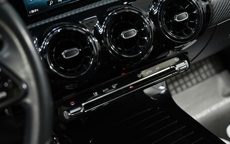 Mercedes-Benz A-Класс, 2019 год, 2 105 000 рублей, 9 фотография