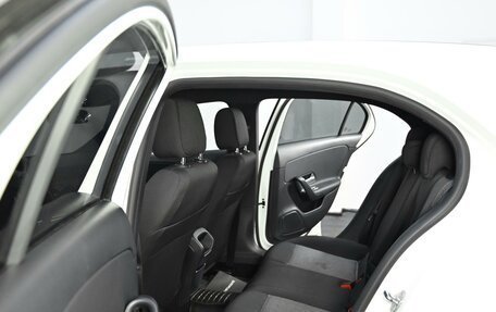 Mercedes-Benz A-Класс, 2019 год, 2 105 000 рублей, 14 фотография