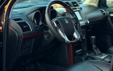 Toyota Land Cruiser Prado 150 рестайлинг 2, 2015 год, 3 475 000 рублей, 11 фотография