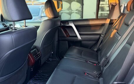 Toyota Land Cruiser Prado 150 рестайлинг 2, 2015 год, 3 475 000 рублей, 16 фотография