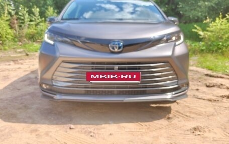 Toyota Sienna, 2021 год, 6 500 000 рублей, 2 фотография
