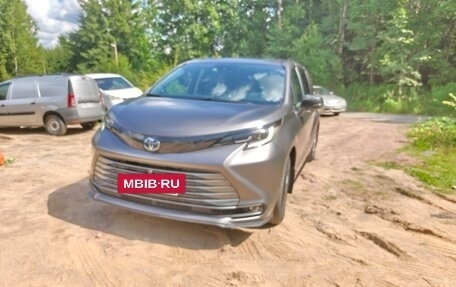 Toyota Sienna, 2021 год, 6 500 000 рублей, 3 фотография