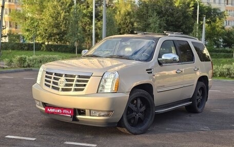 Cadillac Escalade III, 2011 год, 1 990 000 рублей, 2 фотография