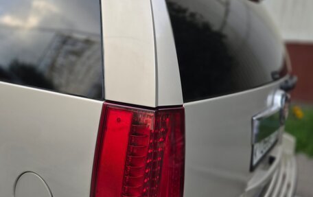 Cadillac Escalade III, 2011 год, 1 990 000 рублей, 7 фотография