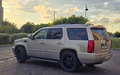 Cadillac Escalade III, 2011 год, 1 990 000 рублей, 16 фотография