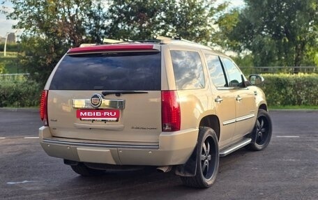 Cadillac Escalade III, 2011 год, 1 990 000 рублей, 11 фотография