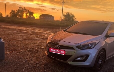 Hyundai i30 II рестайлинг, 2014 год, 900 000 рублей, 2 фотография