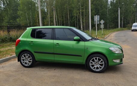 Skoda Fabia II, 2013 год, 700 000 рублей, 2 фотография