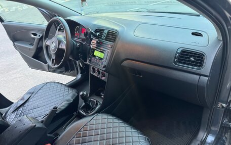 Volkswagen Polo VI (EU Market), 2013 год, 700 000 рублей, 6 фотография