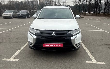 Mitsubishi Outlander III рестайлинг 3, 2018 год, 2 321 000 рублей, 1 фотография
