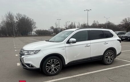 Mitsubishi Outlander III рестайлинг 3, 2018 год, 2 321 000 рублей, 2 фотография