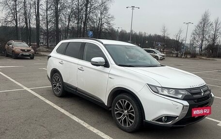 Mitsubishi Outlander III рестайлинг 3, 2018 год, 2 321 000 рублей, 3 фотография