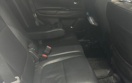 Mitsubishi Outlander III рестайлинг 3, 2018 год, 2 321 000 рублей, 9 фотография