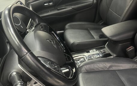 Mitsubishi Outlander III рестайлинг 3, 2018 год, 2 321 000 рублей, 7 фотография