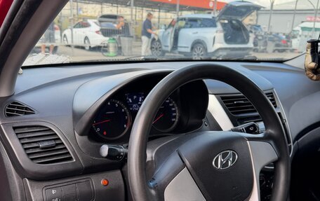 Hyundai Solaris II рестайлинг, 2013 год, 840 000 рублей, 2 фотография