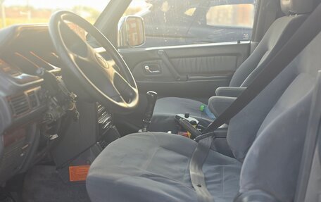 Mitsubishi Pajero III рестайлинг, 1995 год, 970 000 рублей, 3 фотография