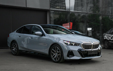 BMW 5 серия, 2024 год, 6 650 000 рублей, 15 фотография