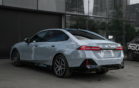 BMW 5 серия, 2024 год, 6 650 000 рублей, 19 фотография