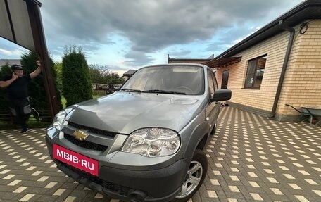 Chevrolet Niva I рестайлинг, 2012 год, 550 000 рублей, 2 фотография