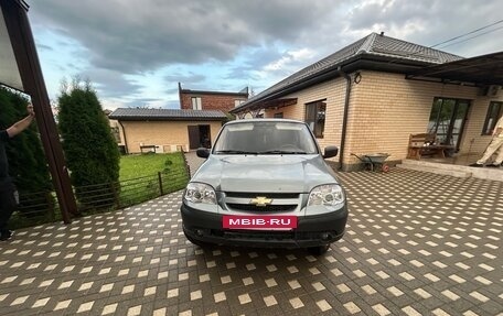 Chevrolet Niva I рестайлинг, 2012 год, 550 000 рублей, 3 фотография