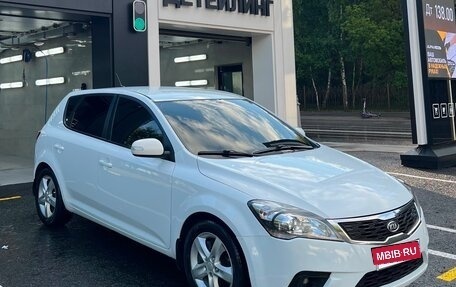 KIA cee'd I рестайлинг, 2011 год, 570 000 рублей, 2 фотография