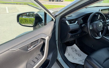 Toyota RAV4, 2020 год, 4 000 000 рублей, 13 фотография