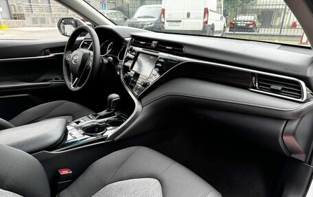 Toyota Camry, 2021 год, 2 275 000 рублей, 7 фотография