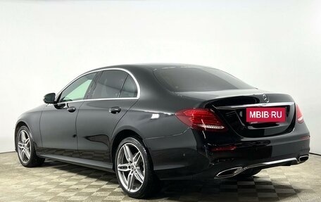 Mercedes-Benz E-Класс, 2019 год, 2 997 300 рублей, 2 фотография
