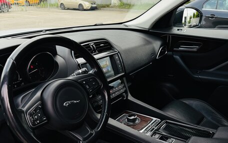 Jaguar F-Pace, 2017 год, 2 100 000 рублей, 13 фотография