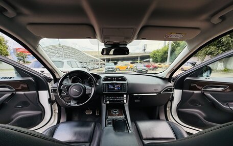 Jaguar F-Pace, 2017 год, 2 100 000 рублей, 11 фотография
