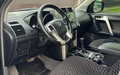 Toyota Land Cruiser Prado 150 рестайлинг 2, 2011 год, 2 500 000 рублей, 6 фотография