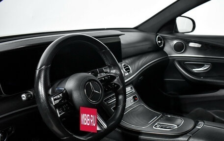 Mercedes-Benz E-Класс, 2021 год, 3 500 000 рублей, 10 фотография