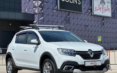 Renault Sandero II рестайлинг, 2020 год, 1 297 000 рублей, 2 фотография