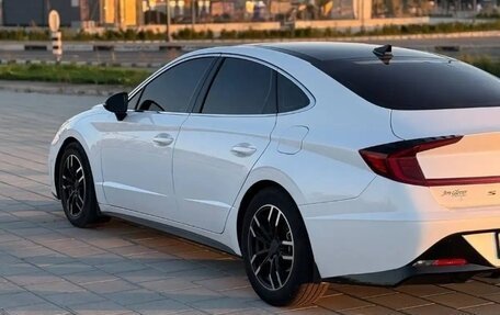 Hyundai Sonata VIII, 2021 год, 2 400 000 рублей, 3 фотография