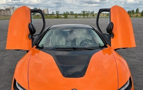 BMW i8 I рестайлинг, 2015 год, 6 050 000 рублей, 2 фотография