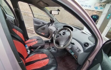 Toyota Vitz, 2001 год, 500 000 рублей, 8 фотография